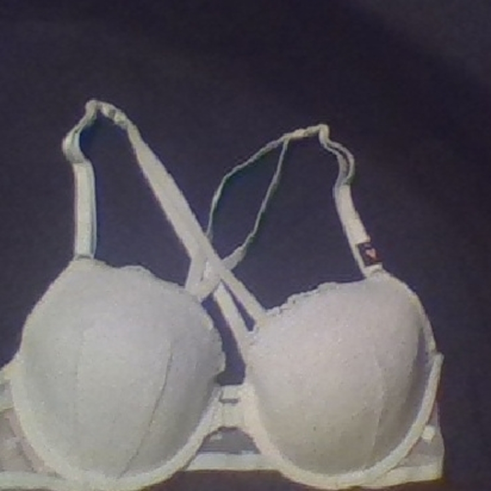 Victoria's Secret White Lace Underwire Bra